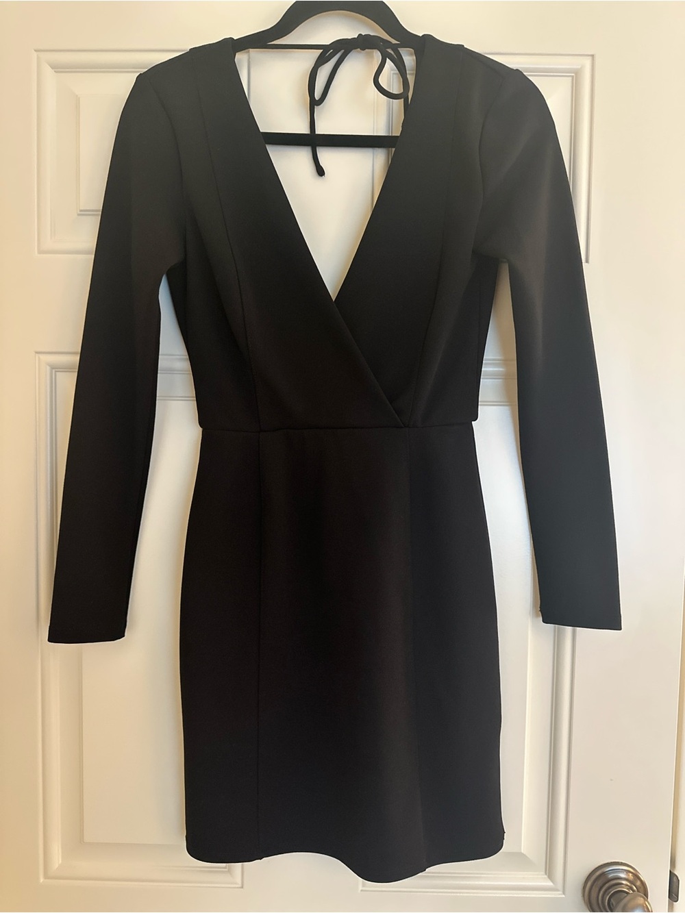 H&M Black Long Sleeve V-Neck Tie-Back Dress